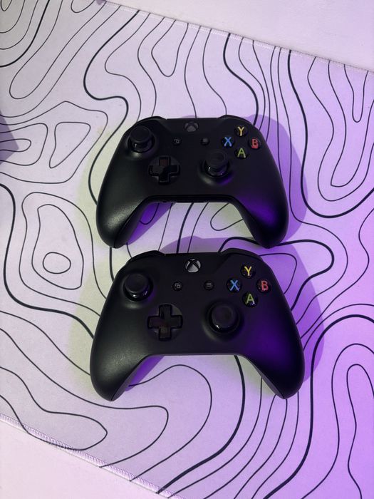 Xbox One X + 2 pady + Gry