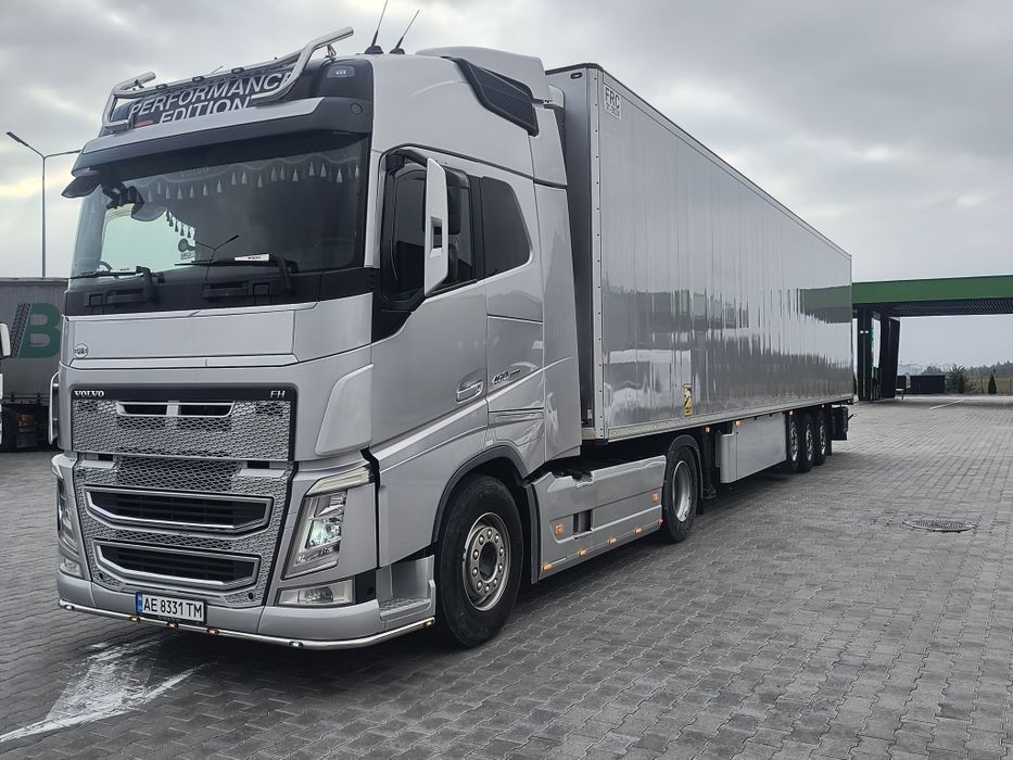В продажу Volvo fh13