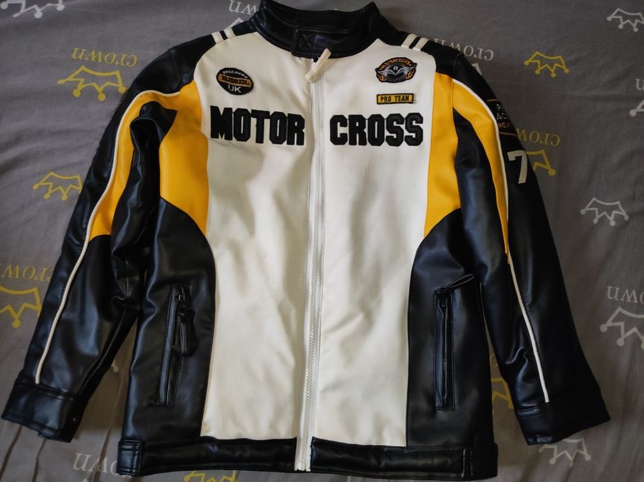 Продам куртку кожаную детскую