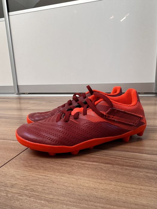 Korki Kipsta czerwone 30 na boisko orlika