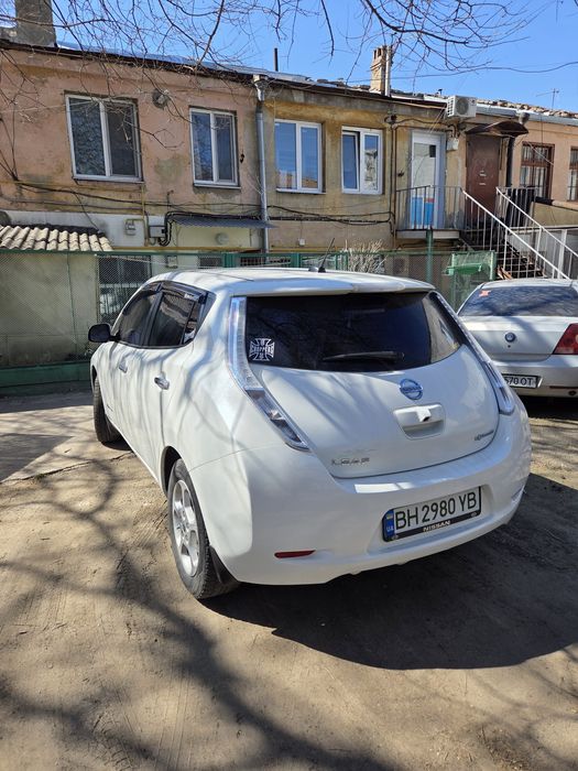 Nissan leaf Рест