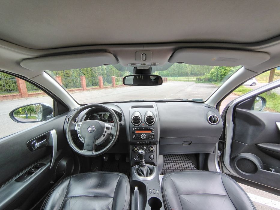 Nissan Qashqai   srebrny metalik