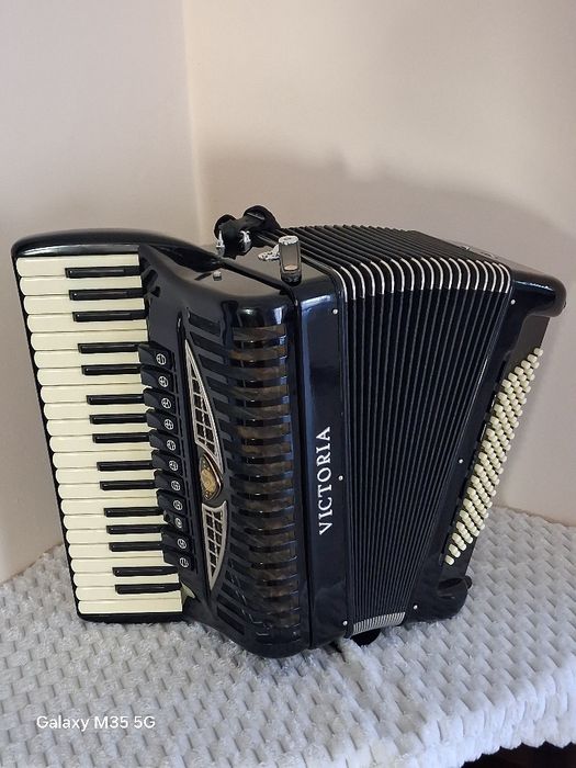 Akordeon Victoria Casotto 2+2