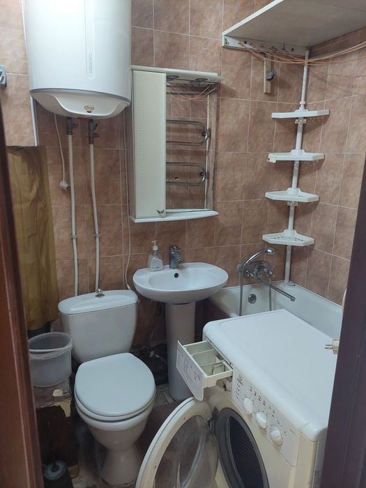 Сдаю 2 ком кв. Комун.рынок!