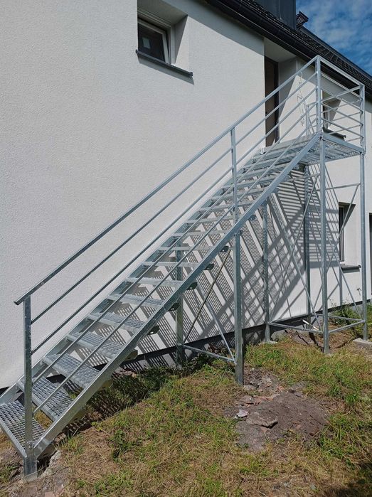Schody do domu na taras zewnętrzne ocynkowane wewnętrzne krata wema