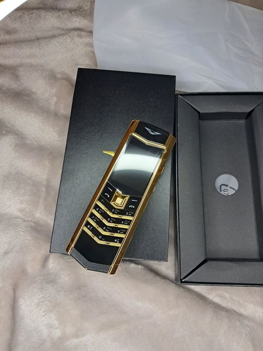 Новий VERTU Signature з функцією заміни голосу