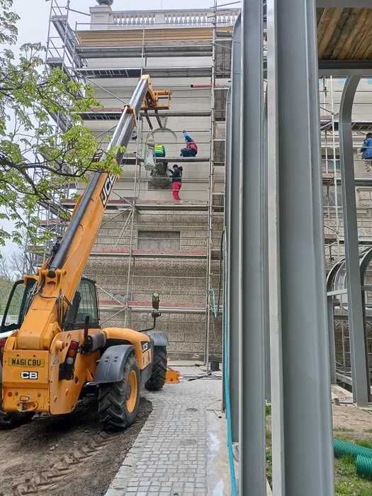 Usługi ładowarką teleskopową, wózkiem widłowym, manitou