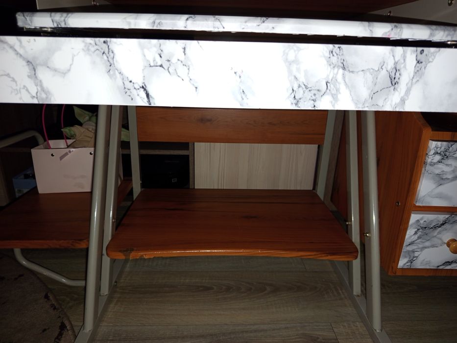 Комп'ютерний стів,продам терміново стан хороший всі деталі по телефону