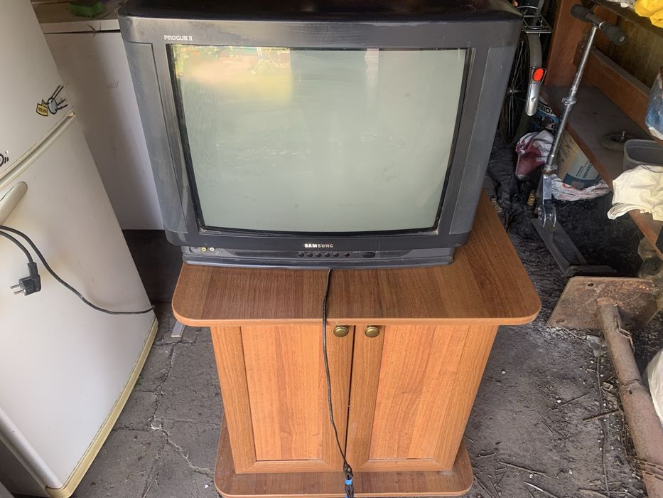 Продам 2 телевізора на запчастини