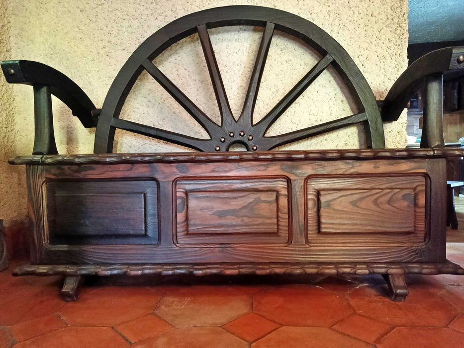 Mobília rústica de madeira maciça