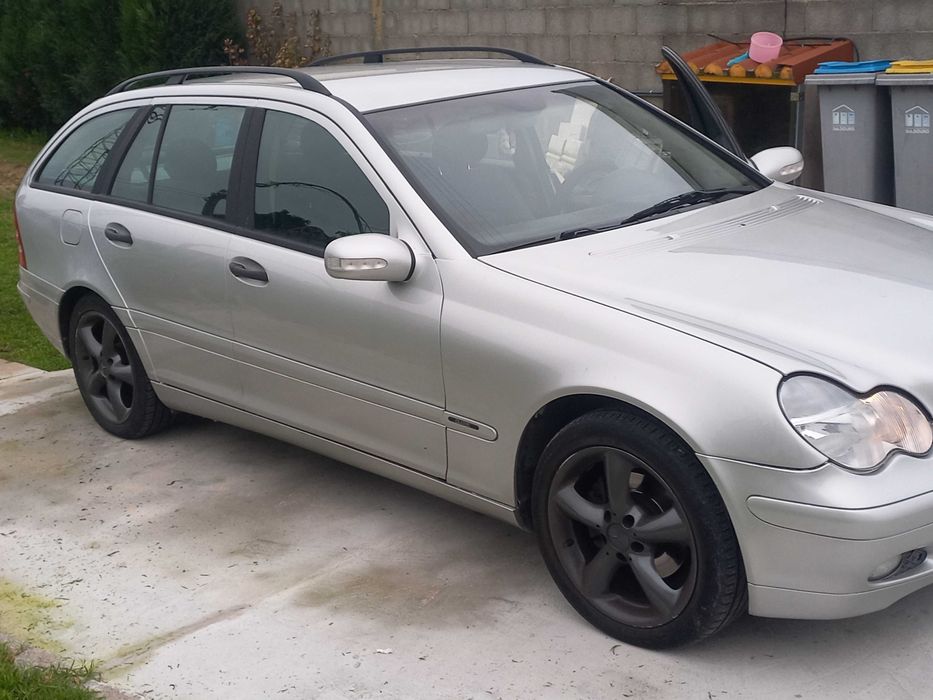 Mercedes C220 impecável