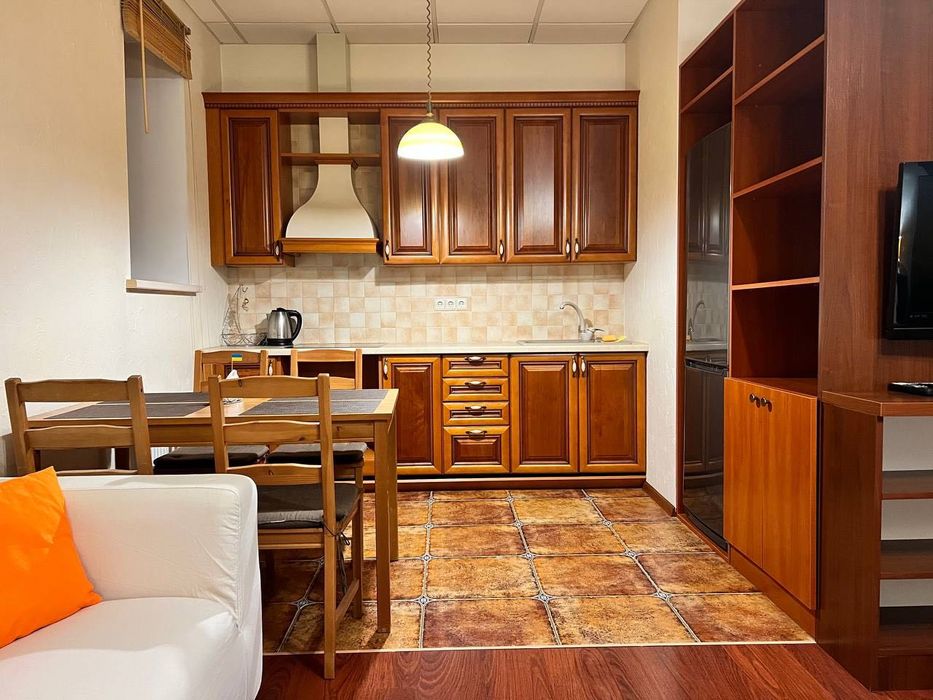 Подобово оренда квартир і таунхаусів з басейном, сауною і більярдом