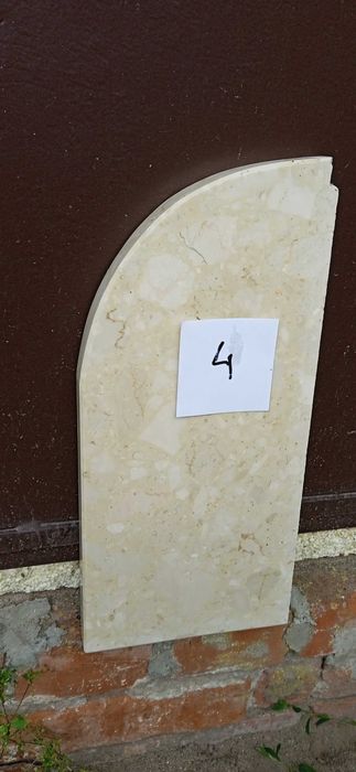 Parapety z konglomeratu