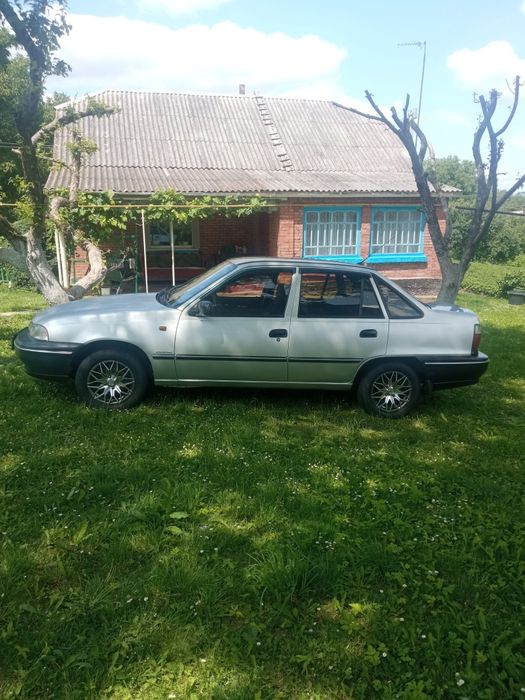 Автомобіль продаж