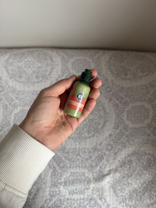 Odżywka do włosów L’Occitane 35 ml seria 5 essential oils NOWA