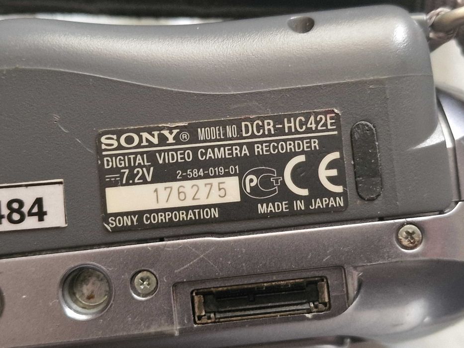 Видеокамера SONY DCR-HC42E
