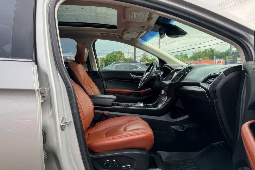 Ford Edge Titanium      2019