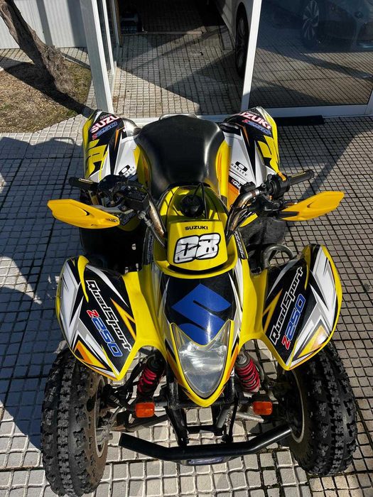 Moto 4 Suzuki LTZ 250