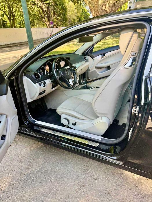Mercedes C 220 CDI Coupé  (Geração C204) - 90 mil Km