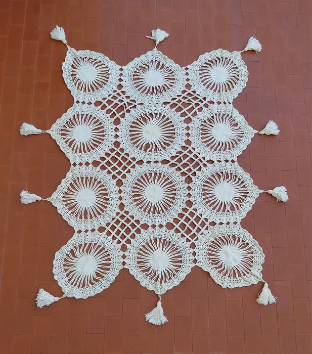 Vendo Toalha / Colcha em Croché Artesanal com Franjas (Algodão Cru) - 170 x 130 cm