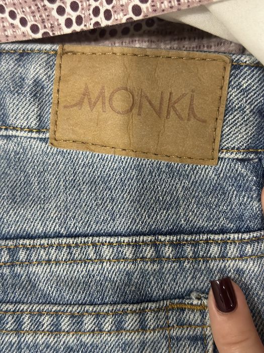 джинсы прямого кроя MONKI