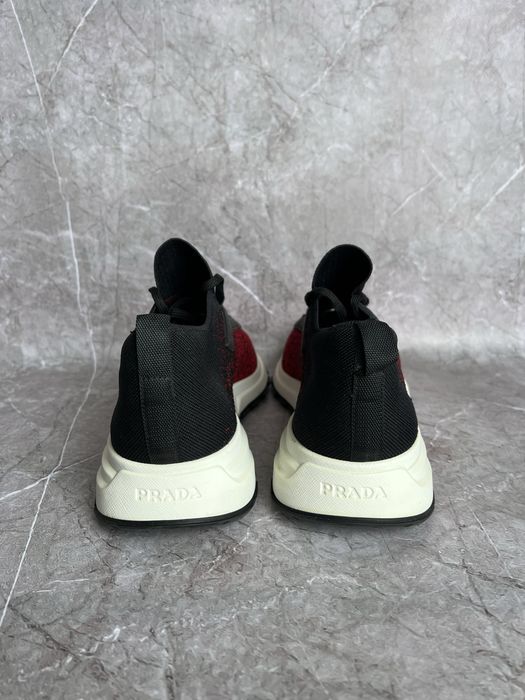 Prada кроссовки мужские 41.5