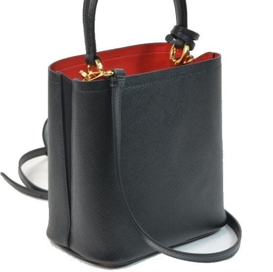 Prada Panier Saffiano Pele Nova Mulher