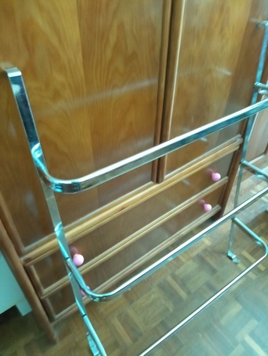 Toalheiro Novo!. Fácil de Arrumar.