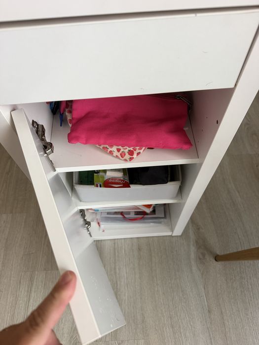 Secretaria + cadeira