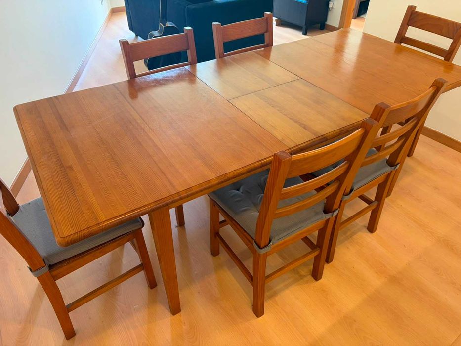 Mesa e 6 cadeiras, extensível para 8 lugares