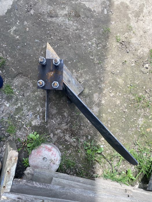 Продаю плуг пл 11