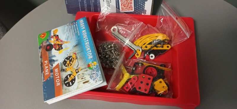 Pojazdy mały konstruktor 2 sztuki