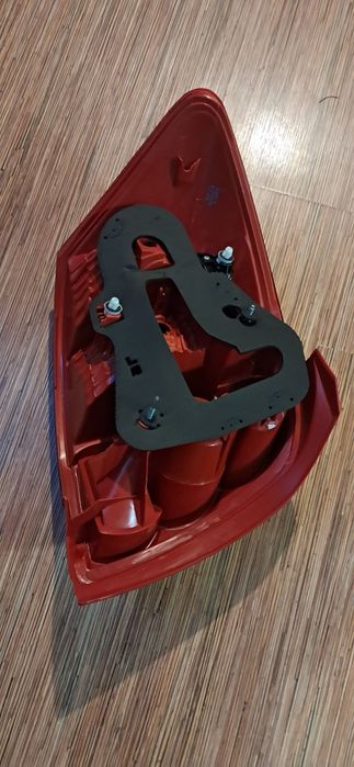 Lampa prawa tylnia Toyota Auris I gen.