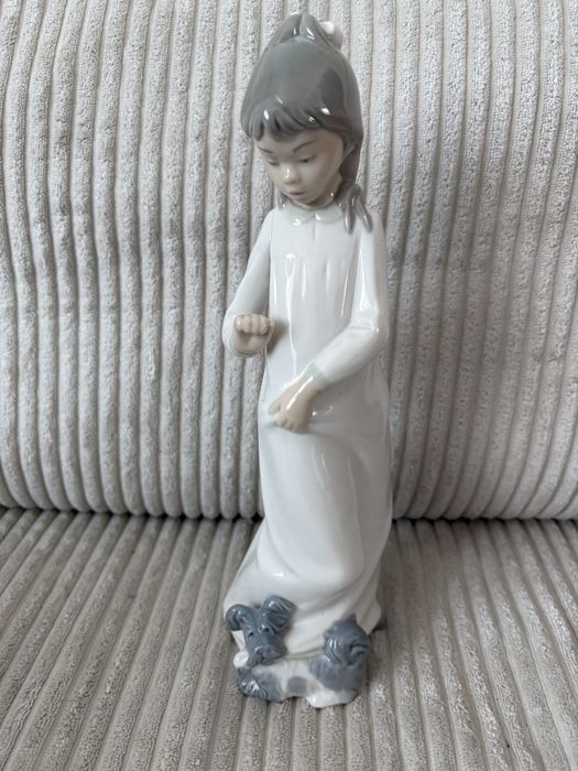 porcelanowa figurka z kolekcji NAO 27 cm