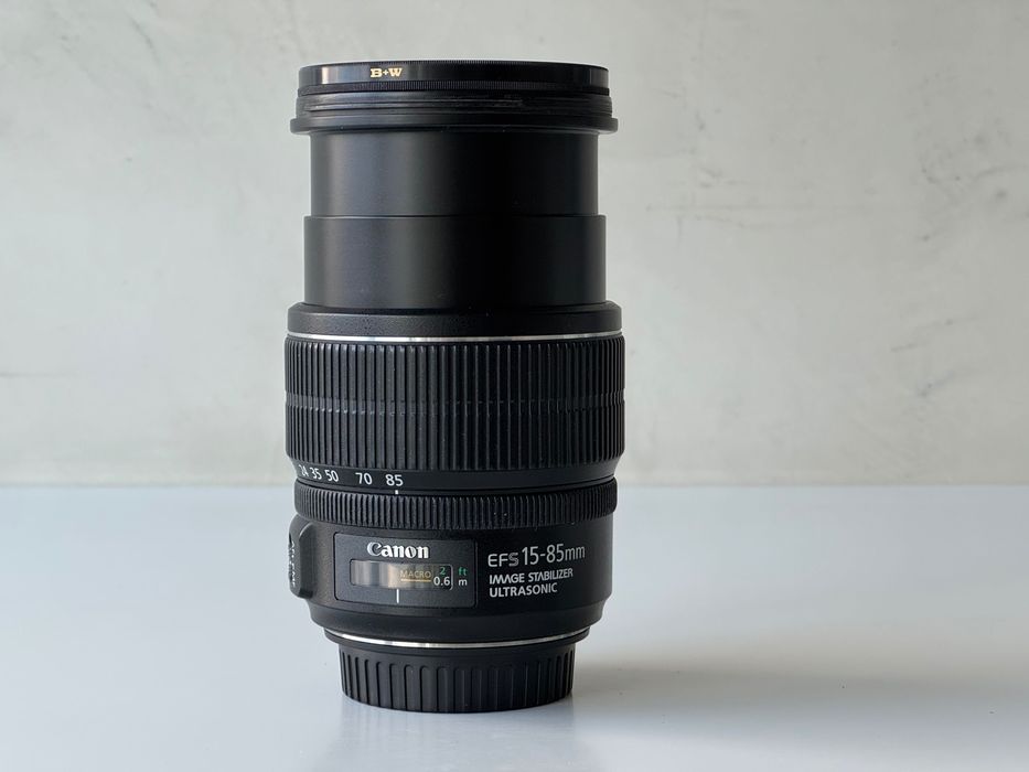Objetiva Canon EF-S 15-85mm f/3,5-5.6 IS USM