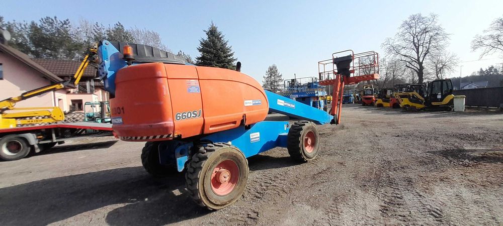 Podest teleskopowy JLG 660SJ