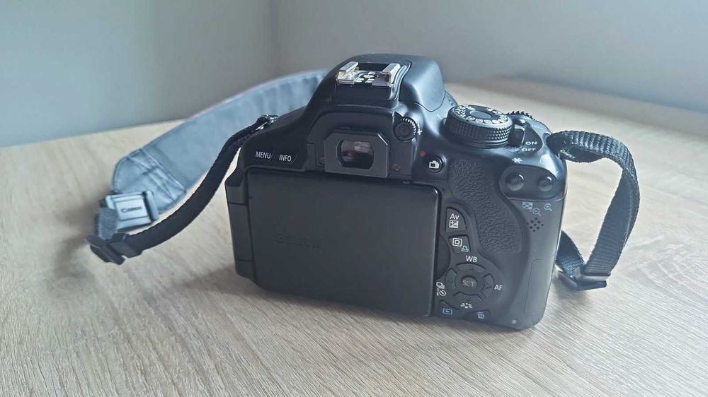 Canon 600D + material fotográfico