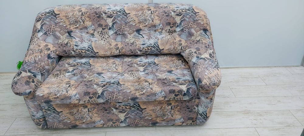 Sofa dwuosobowa z funkcją spania