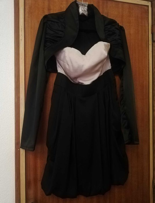 Vestido preto e bege com jaqueta como novo