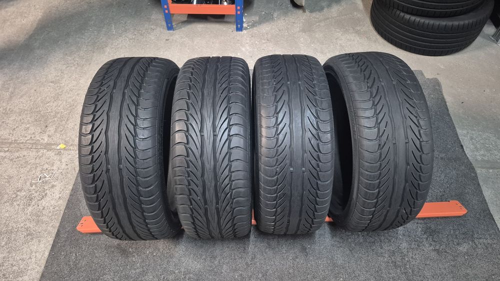 Komplet Opon Bravuris Barum 205/45 R17 2005r