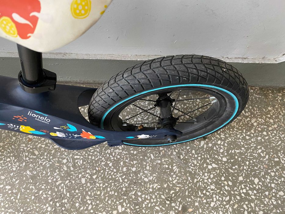 Rowerek biegowy POMPOWANE KOŁA DLA 2 LATKA STOP MAGNEZU Lionelo Bart 12''