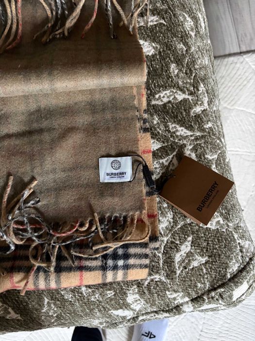 Burberry  klasyczny  Szal/szalik kaszmirowy dwustronny Vintage Check 100% kaszmir