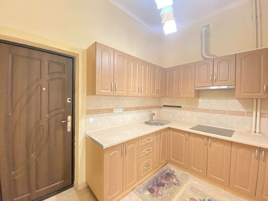 Просторий будинок з ремонтом, меблями та зручним розташуванням