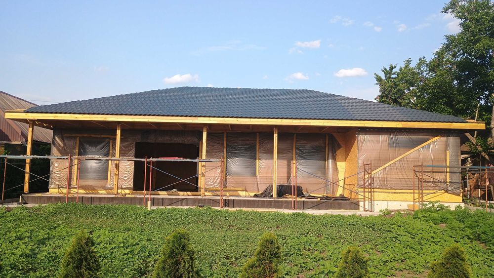 БУДУЄМО криші та каркасні будинки, СТРОИМ крыши и каркасные дома.