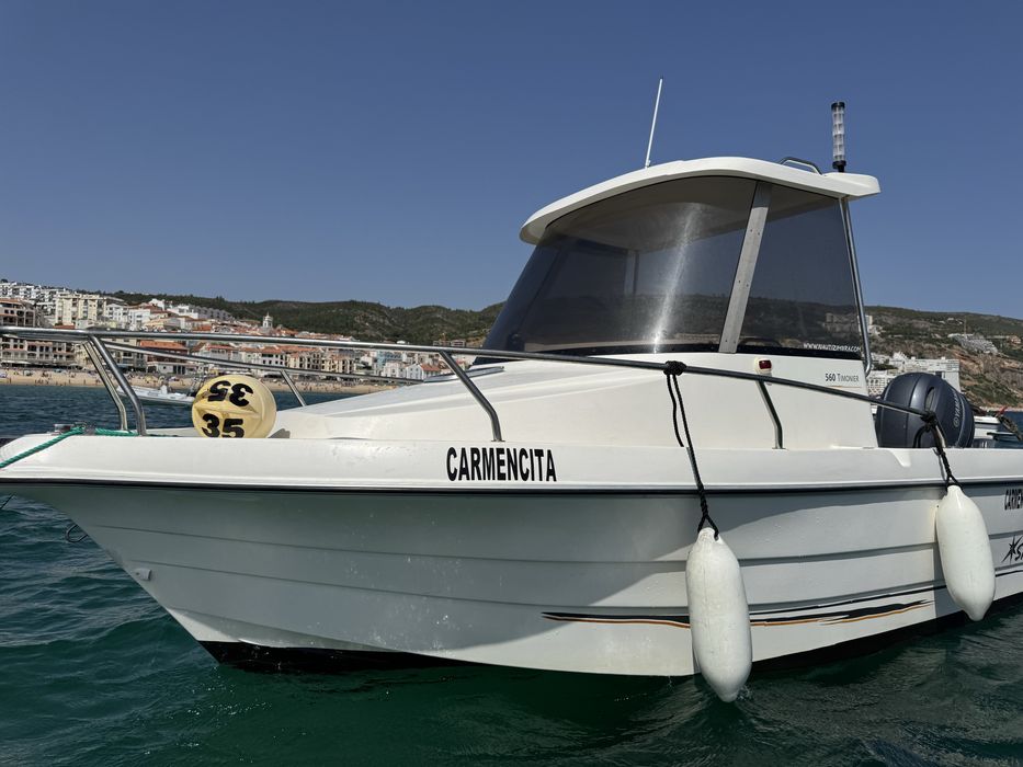 Barco motorizado semi novo