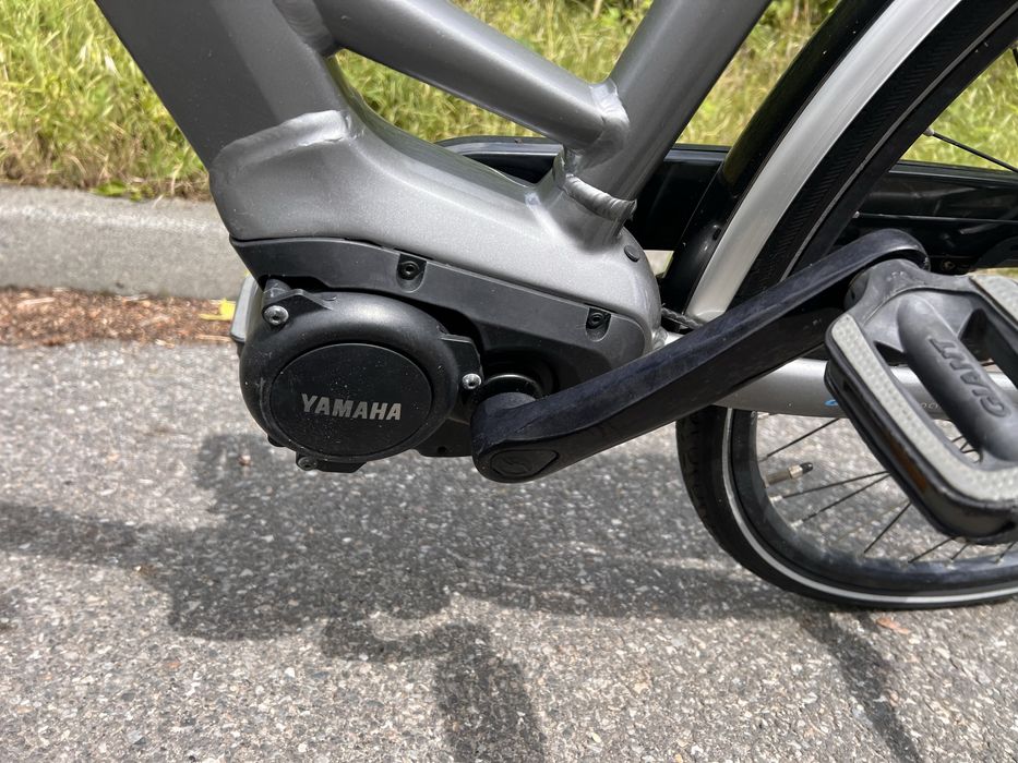 Rower elektryczny GIANT PRIME 400WH z silnikiem centralnym YAMAHA /A