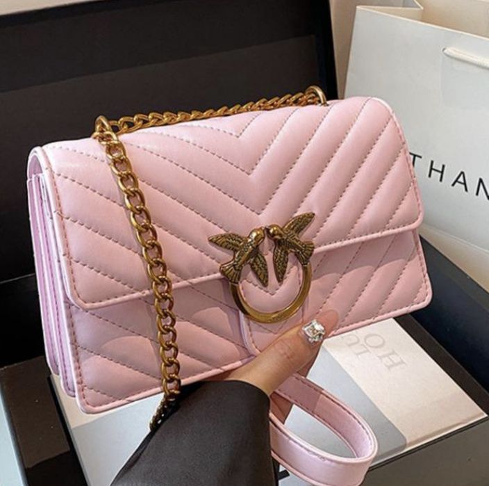 Bolsa Nova  Estilo e Qualidade