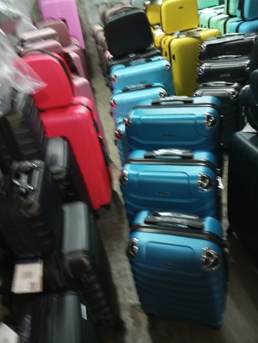 Walizka mała kabinowa L podróżna na 4 kołach z Abs++