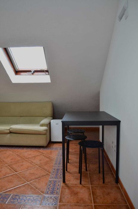 Quarto acolhedor, luminoso e mobilado na Encosta do Sol - Amadora