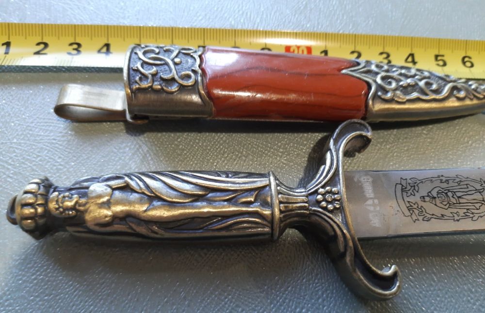 Сувенир.Нож для резки бумаги.